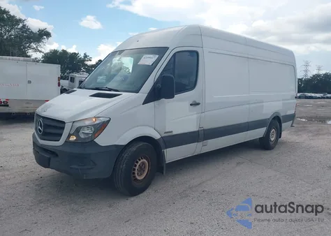 2015 Mercedes-Benz Sprinter 2500 High Roof из США, поврежденный, VIN WD3PE8DB4FP127306